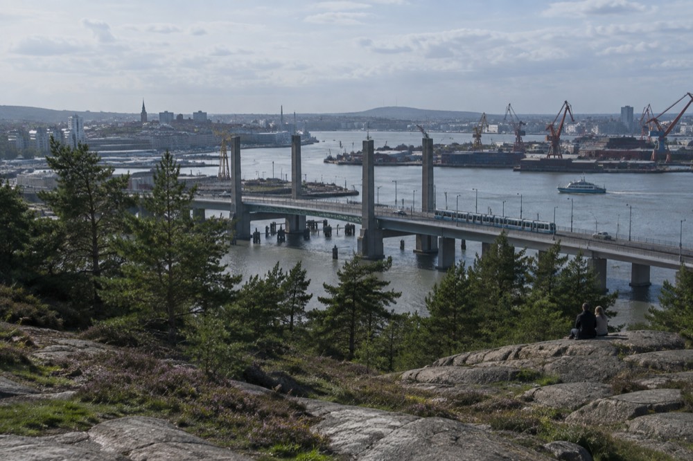A Gothenburg tram crossing the bridge towards Hisingen with the river in the background